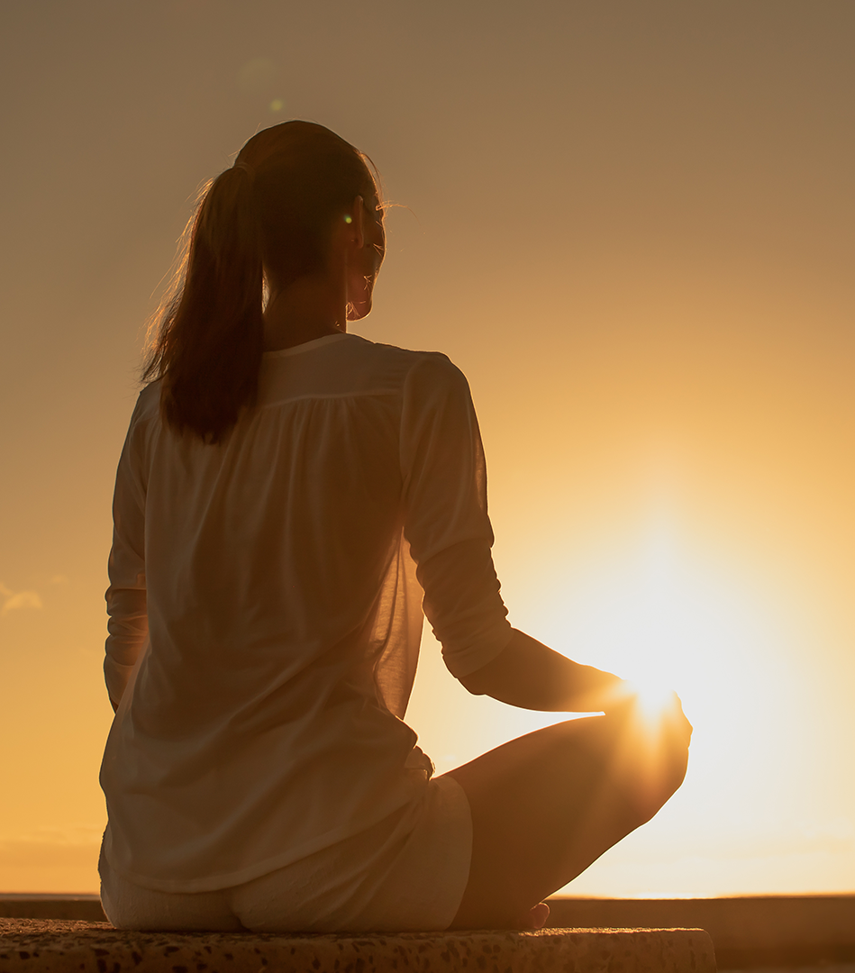 En person som smediterar