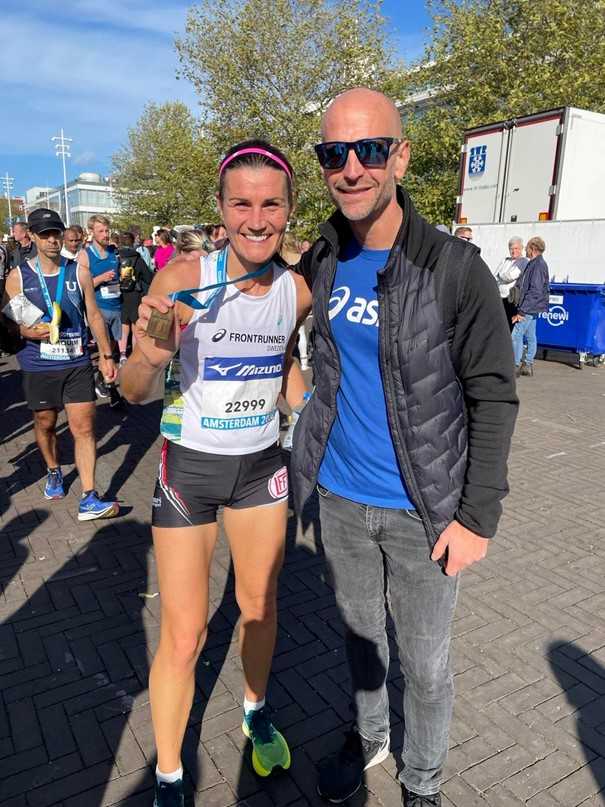 Sofia om sin och makens resa till Amsterdam.