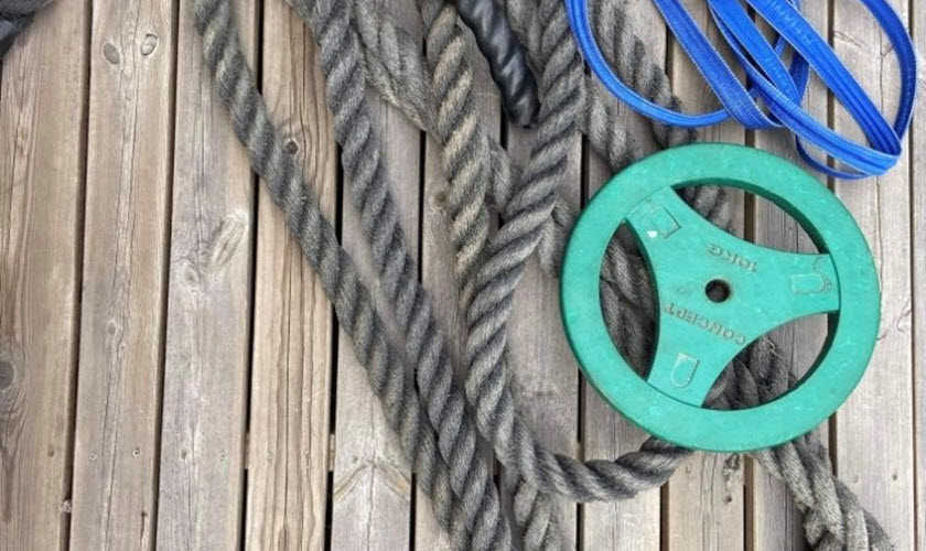 Titti skriver om att träna med ben stumma som telefonstolpar.